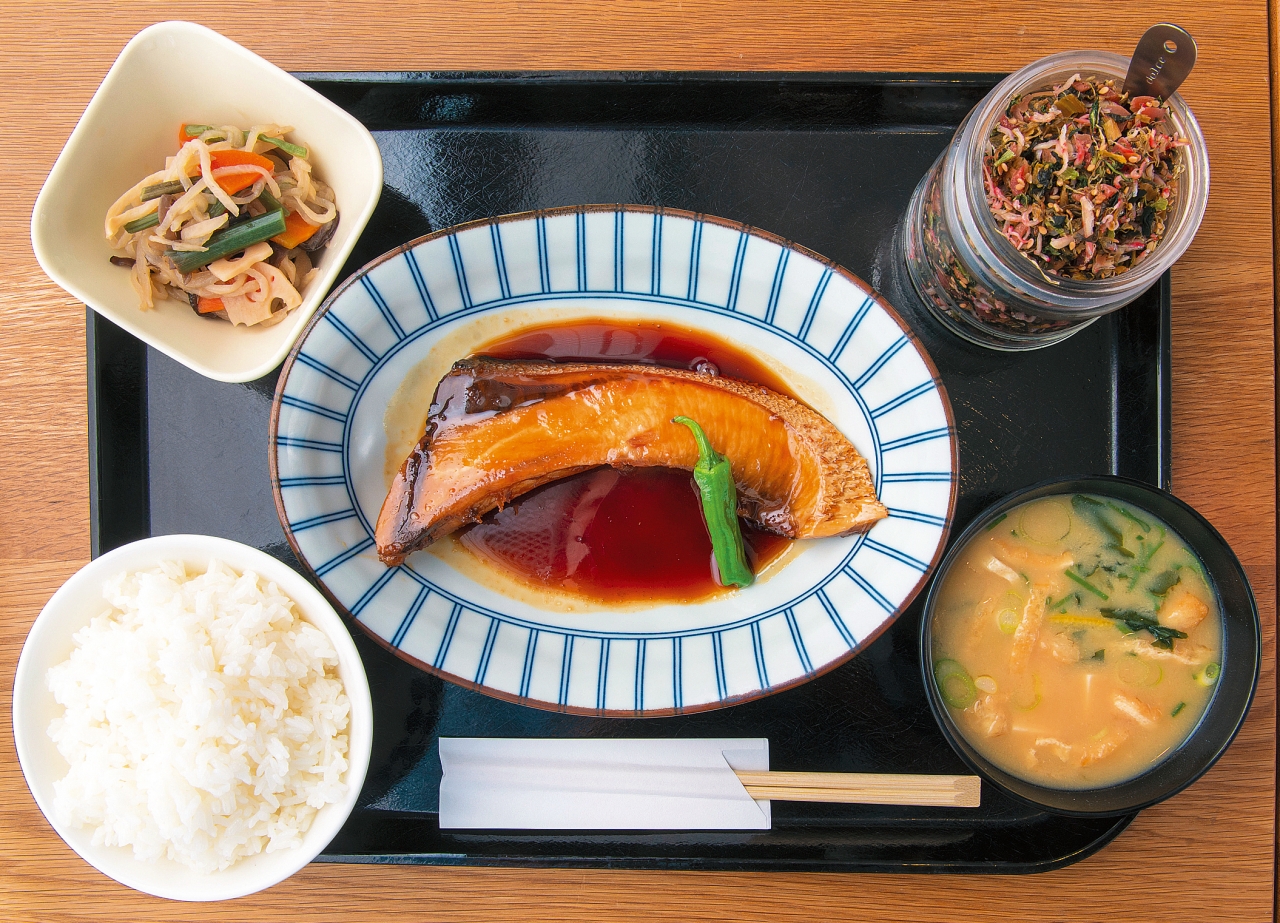 梅山鉄平食堂　博多駅