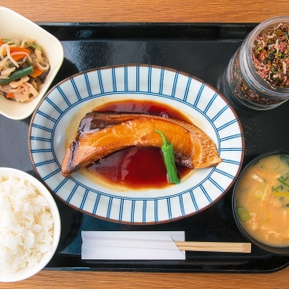 梅山鉄平食堂　博多駅